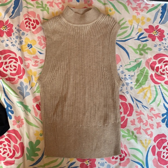 Abercrombie & Fitch Tops - AF cropped sweater top